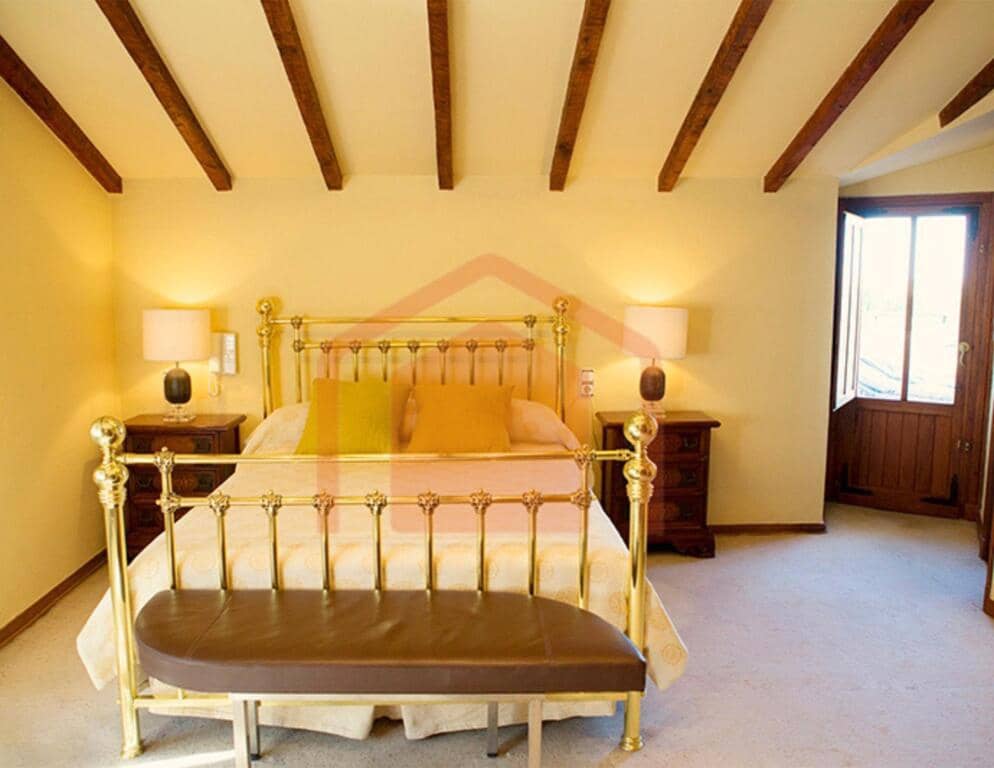 6 bedroom Finca/Country House for sale in Salamanca city - € 825,000 (Ref: 9595938)