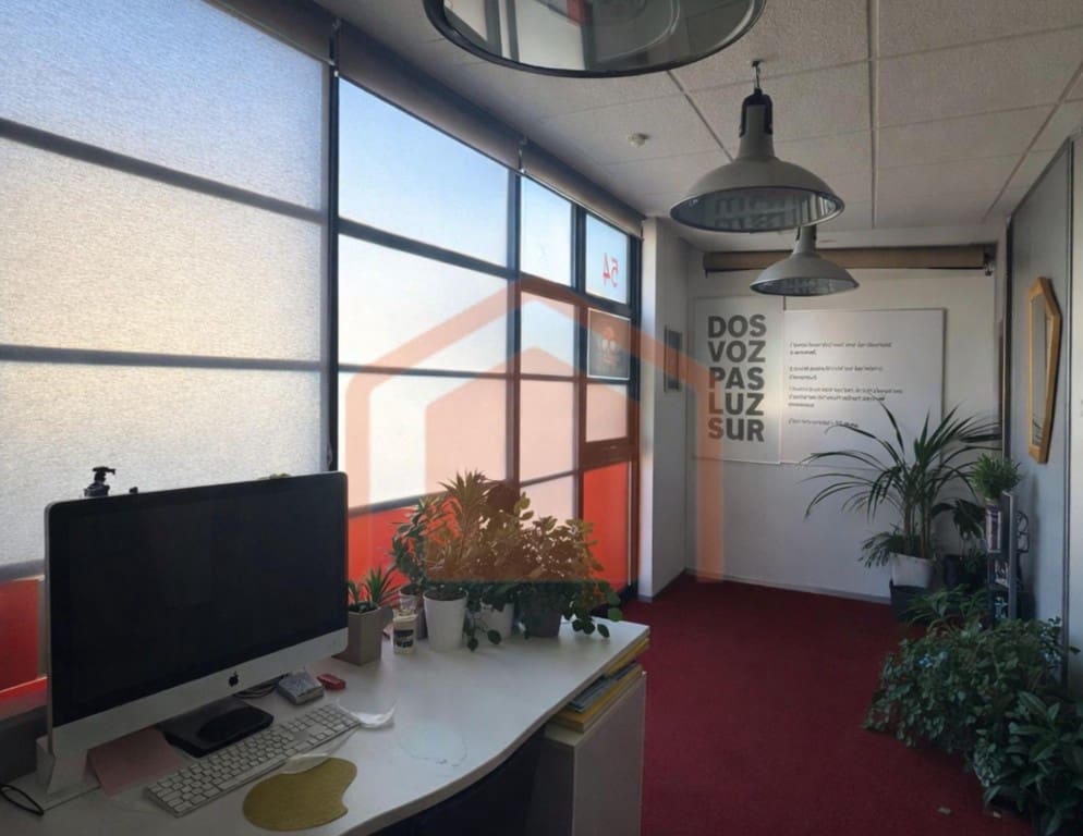 Commercial for sale in Salamanca city - € 206,000 (Ref: 9595939)