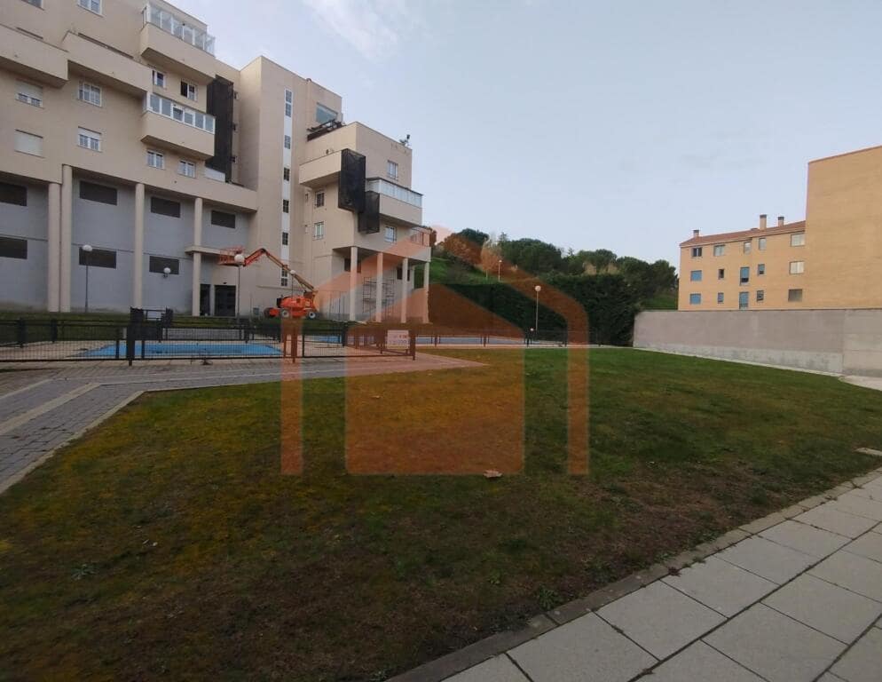 Commercial for sale in Salamanca city - € 206,000 (Ref: 9595939)