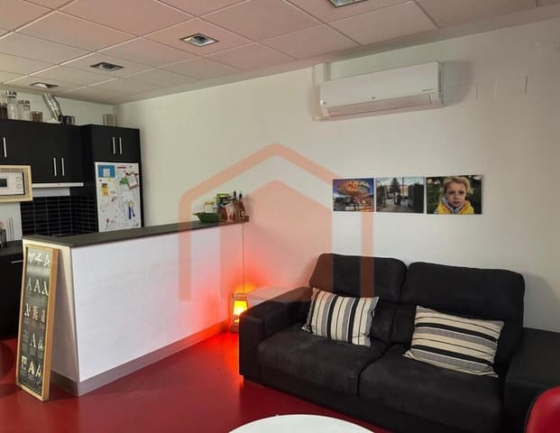 Kommersiell til salgs i Salamanca by - € 206 000 (Ref: 9595939)