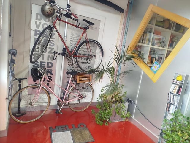 Kommersiell til salgs i Salamanca by - € 206 000 (Ref: 9595939)