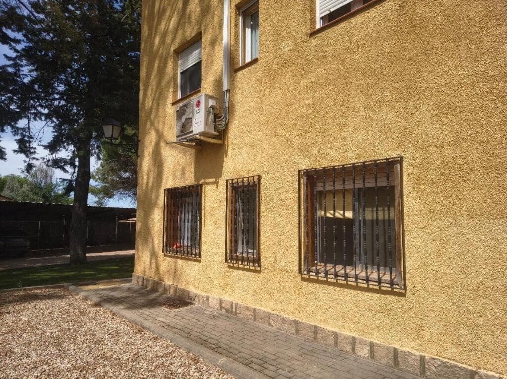 2 soveværelse Lejlighed til salg i Sacedon - € 80.000 (Ref: 9595942)