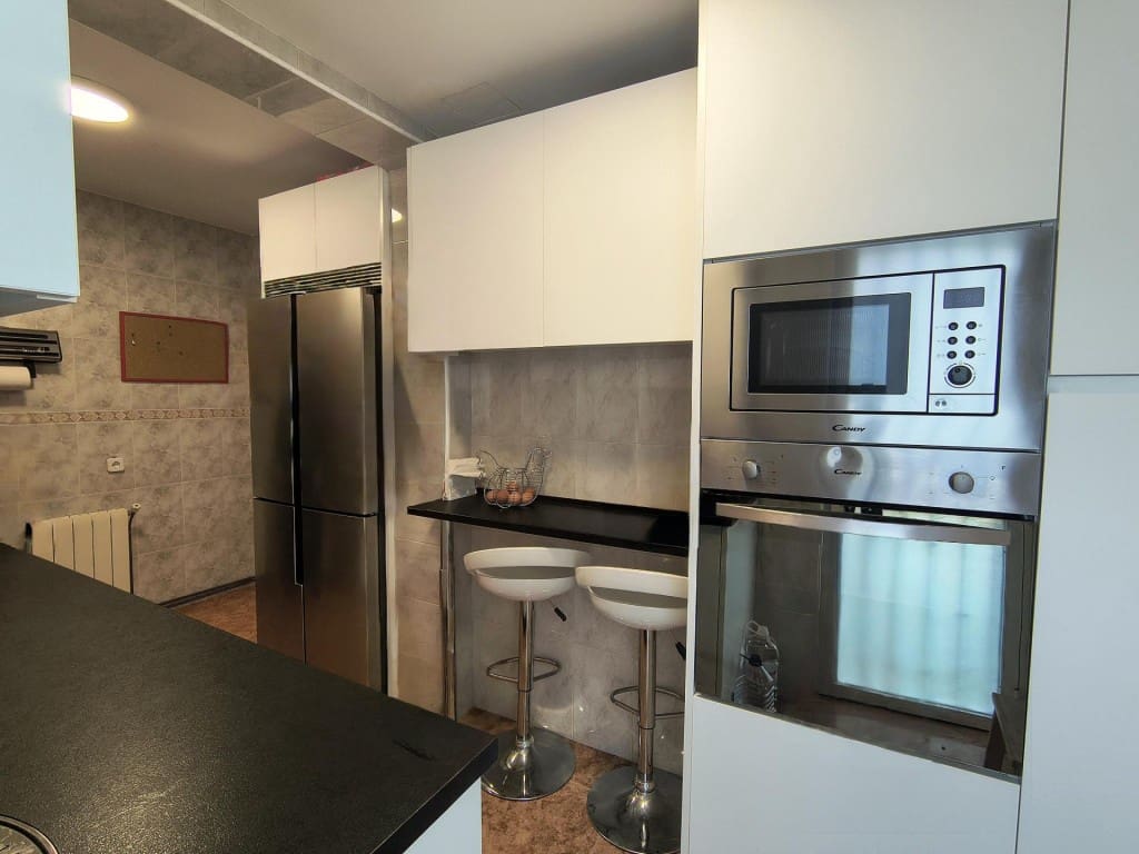 3 bedroom Villa for sale in Torrejon del Rey with garage - € 259,000 (Ref: 9595943)