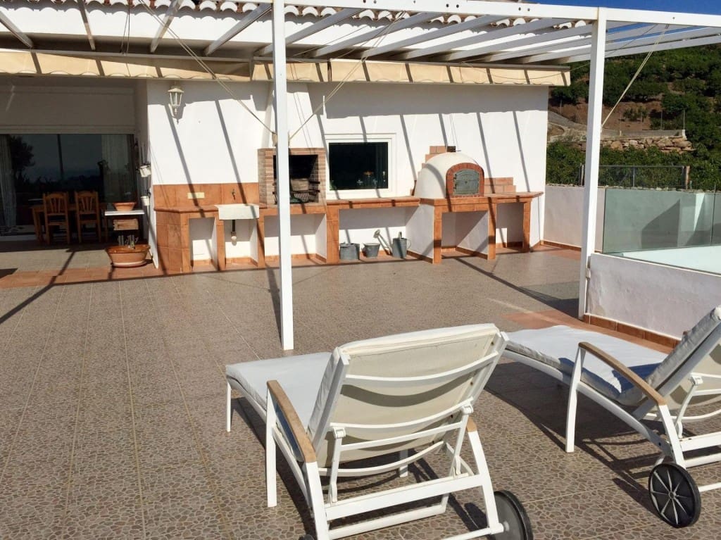 3 bedroom Villa for sale in Torrox - € 675,000 (Ref: 9595950)