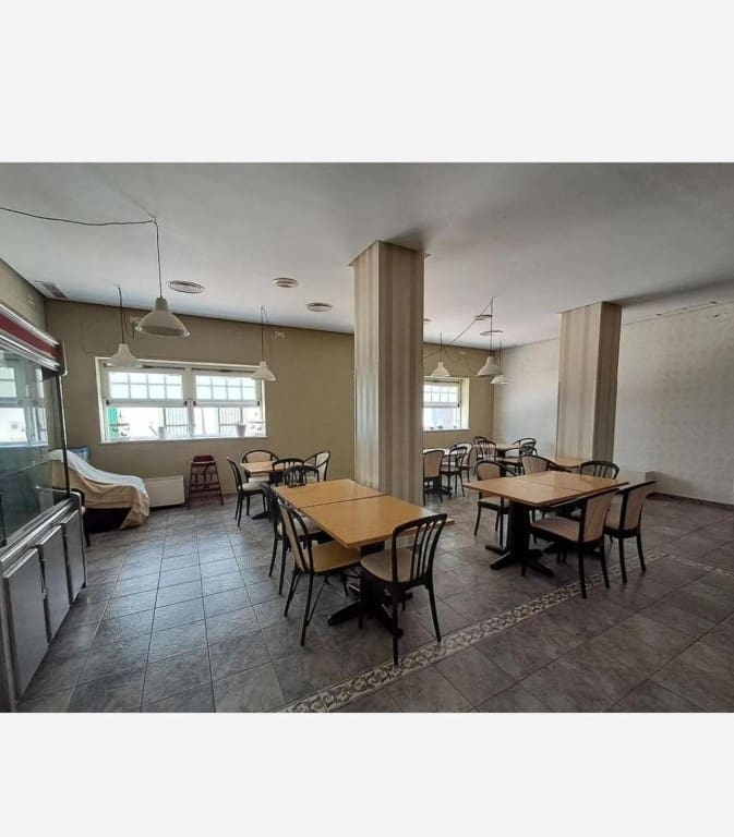 Kommersiell till salu i Salobrena - 207 260 € (Ref: 9595951)