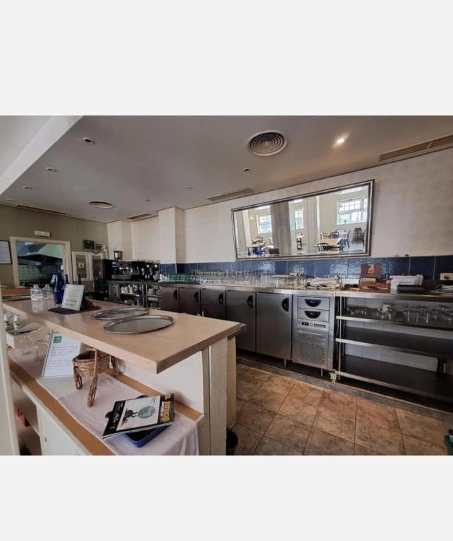 Kommersiell till salu i Salobrena - 207 260 € (Ref: 9595951)