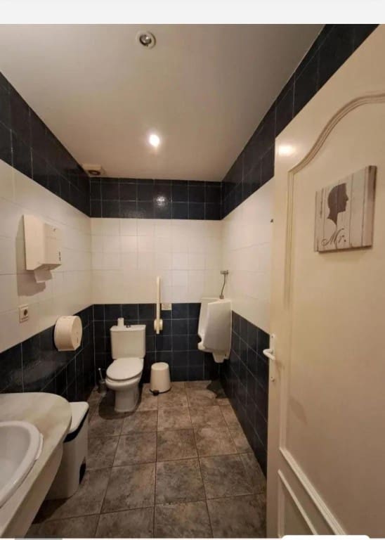 Kommersiell till salu i Salobrena - 207 260 € (Ref: 9595951)