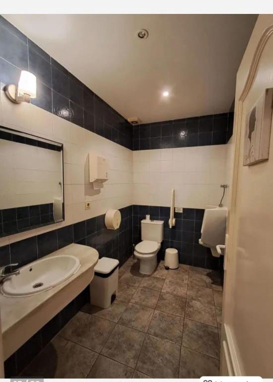 Kommersiell till salu i Salobrena - 207 260 € (Ref: 9595951)