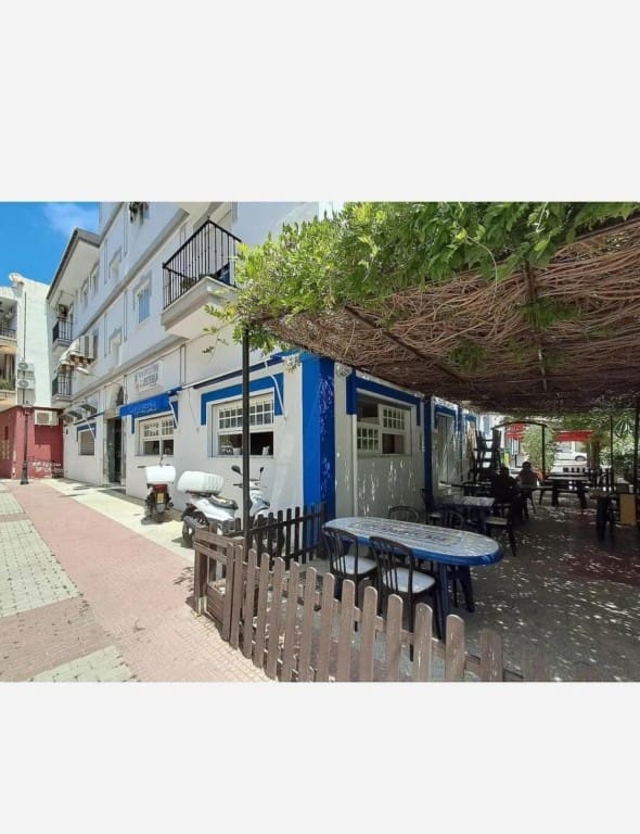 Kommersiell till salu i Salobrena - 207 260 € (Ref: 9595951)