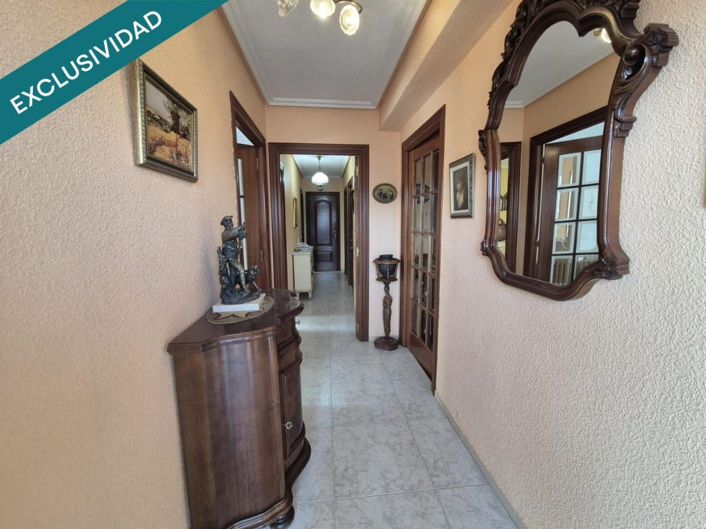 Chalet de 4 habitaciones en San Andrés del Rabanedo en venta - 220.000 € (Ref: 9595956)