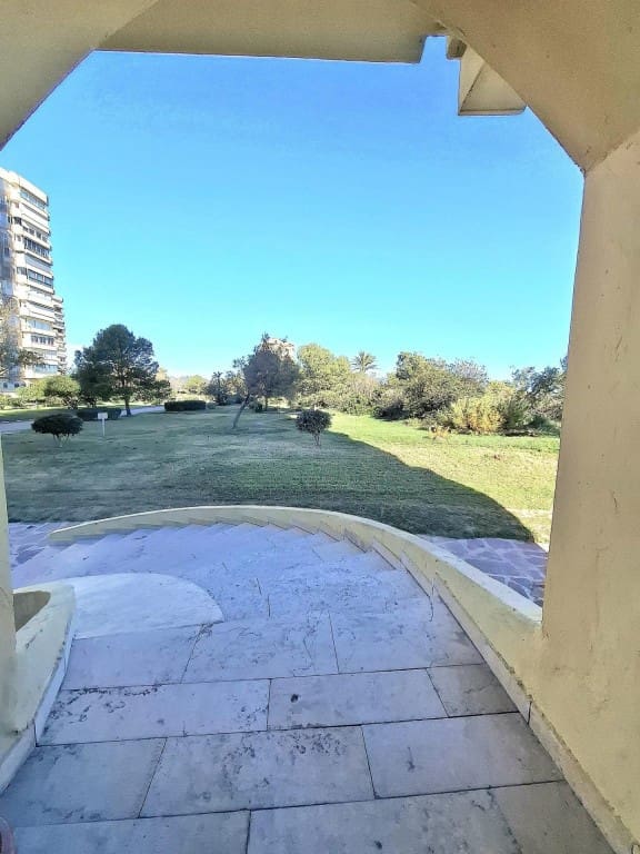 4 Zimmer Apartment zu verkaufen in Valencia Stadt mit Pool - 507.000 € (Ref: 9595957)