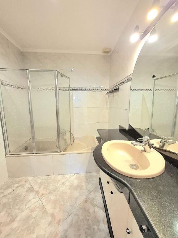 4 Zimmer Apartment zu verkaufen in Valencia Stadt mit Pool - 507.000 € (Ref: 9595957)