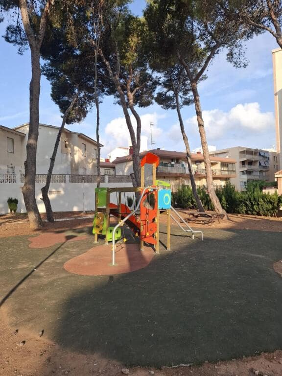 3 bedroom Terraced Villa for sale in Oropesa  with garage - € 185,000 (Ref: 9595959)