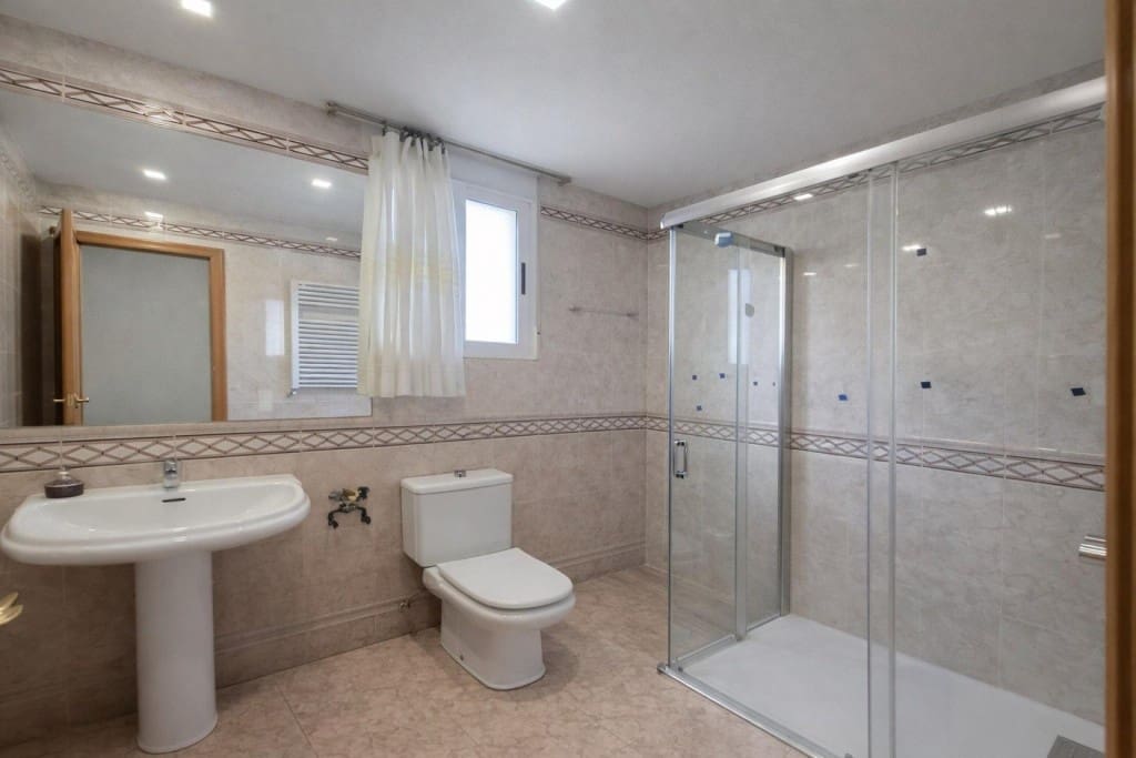 5 sovrum Villa till salu i Oropesa  med pool garage - 549 000 € (Ref: 9595965)