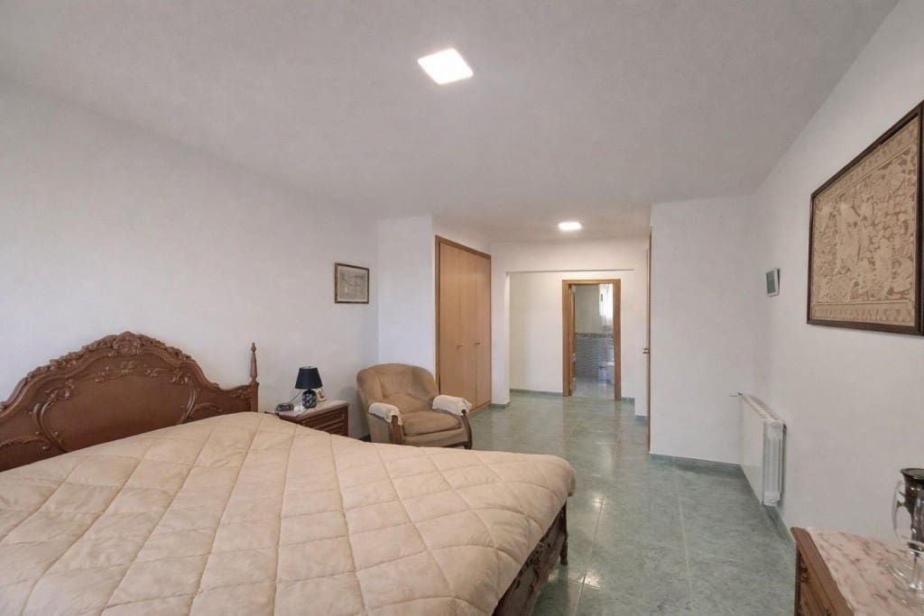 5 sovrum Villa till salu i Oropesa  med pool garage - 549 000 € (Ref: 9595965)