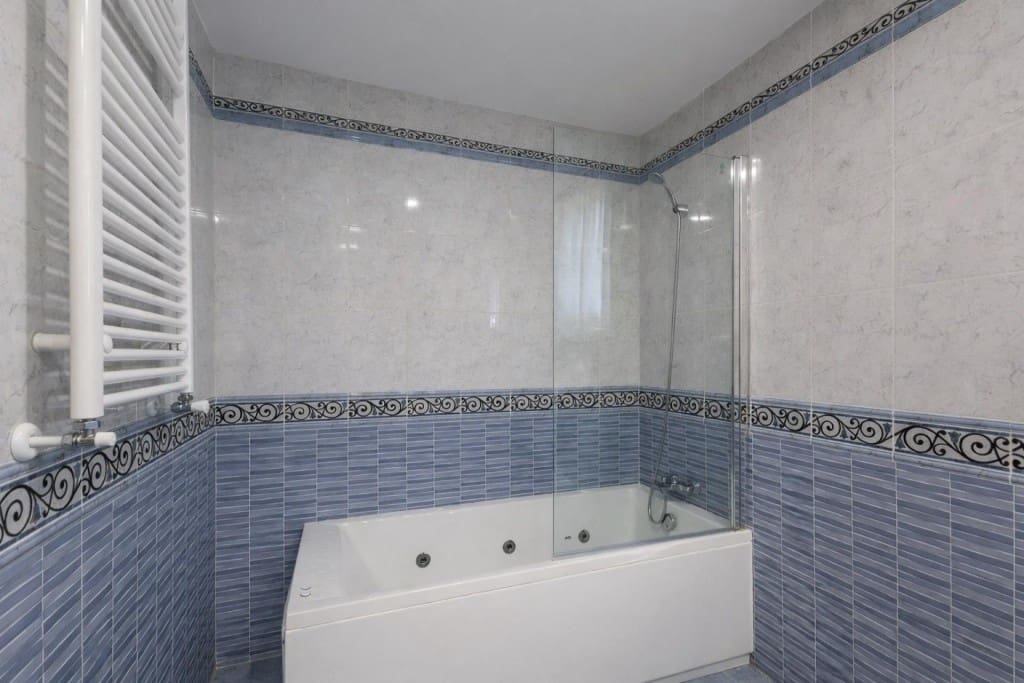 5 sovrum Villa till salu i Oropesa  med pool garage - 549 000 € (Ref: 9595965)