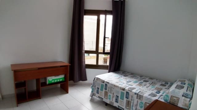 4 makuuhuone Huoneisto myytävänä paikassa Sur, Castelló de la Plana - 132 000 € (Ref: 9595966)