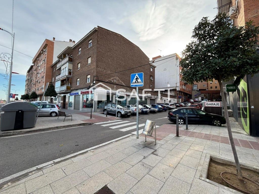 Kommersiell till salu i Toledo stad - 46 000 € (Ref: 9595978)