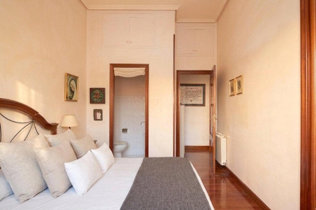 3 bedroom Apartment for sale in Donostia-San Sebastian - € 610,000 (Ref: 9595980)
