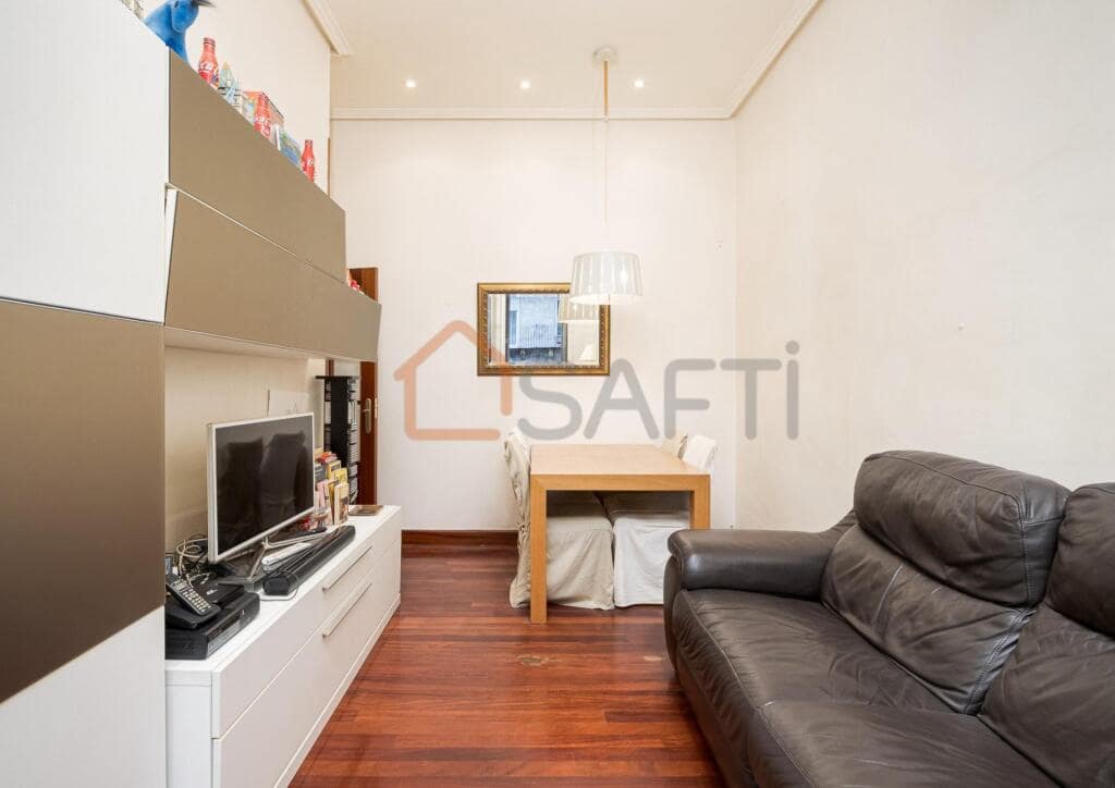 3 bedroom Apartment for sale in Donostia-San Sebastian - € 610,000 (Ref: 9595980)
