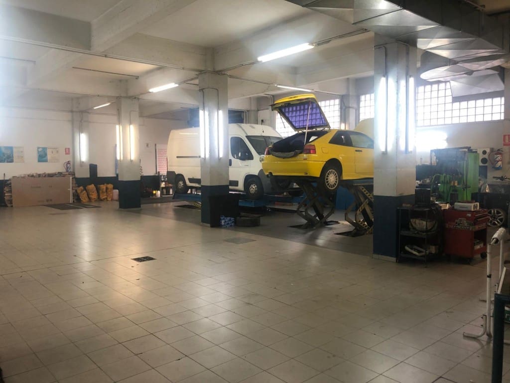 Commerciale in vendita in Astigarraga - 435.000 € (Rif: 9595981)