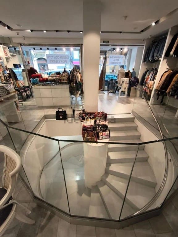 Commercial for rent in Leon city - € 1,500 (Ref: 9595982)