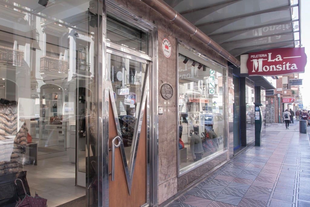 Commercial for rent in Leon city - € 1,500 (Ref: 9595982)