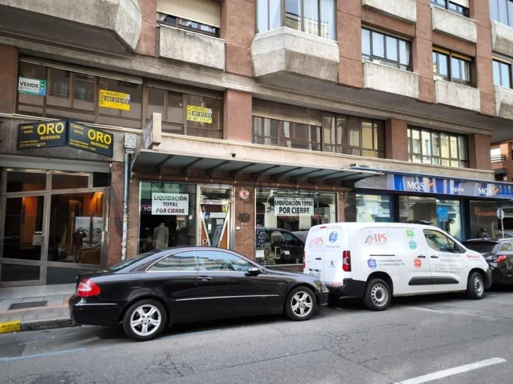 Commercial for rent in Leon city - € 1,500 (Ref: 9595982)