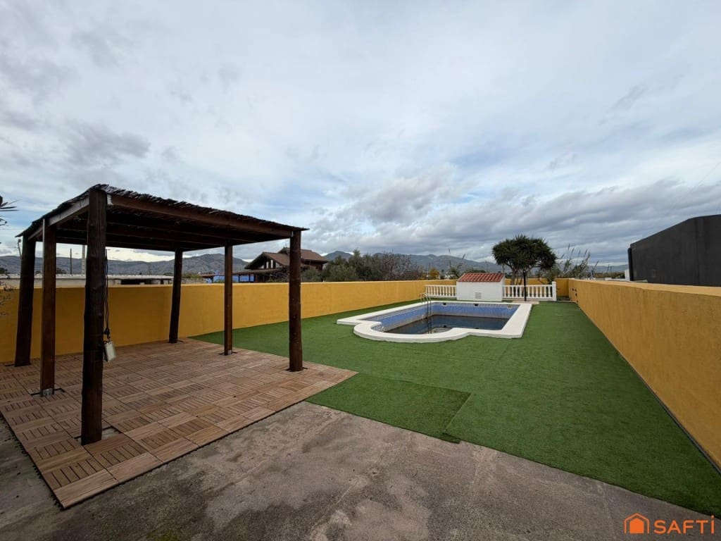 5 quarto Moradia para venda em Castello de la Plana com piscina garagem - 249 000 € (Ref: 9595985)