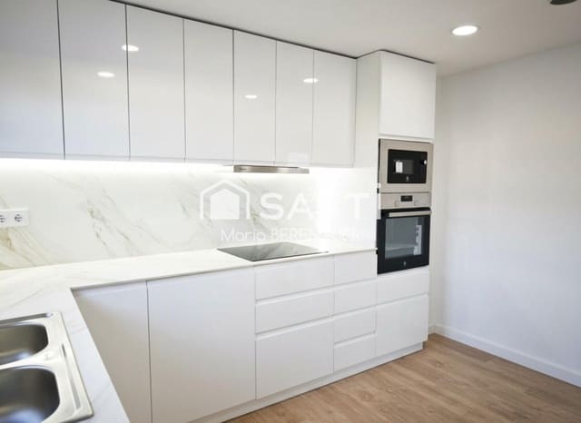 4 soveværelse Villa til salg i Calafell med swimmingpool garage - € 540.000 (Ref: 9595987)