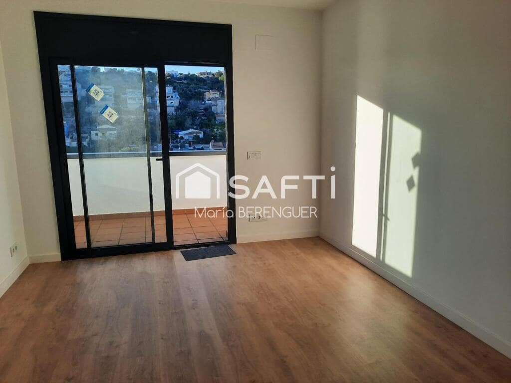 4 slaapkamer Villa te koop in Calafell met zwembad garage - € 540.000 (Ref: 9595987)