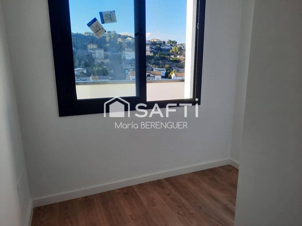 4 slaapkamer Villa te koop in Calafell met zwembad garage - € 540.000 (Ref: 9595987)