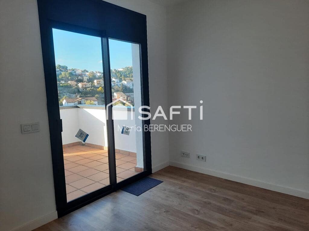 4 slaapkamer Villa te koop in Calafell met zwembad garage - € 540.000 (Ref: 9595987)