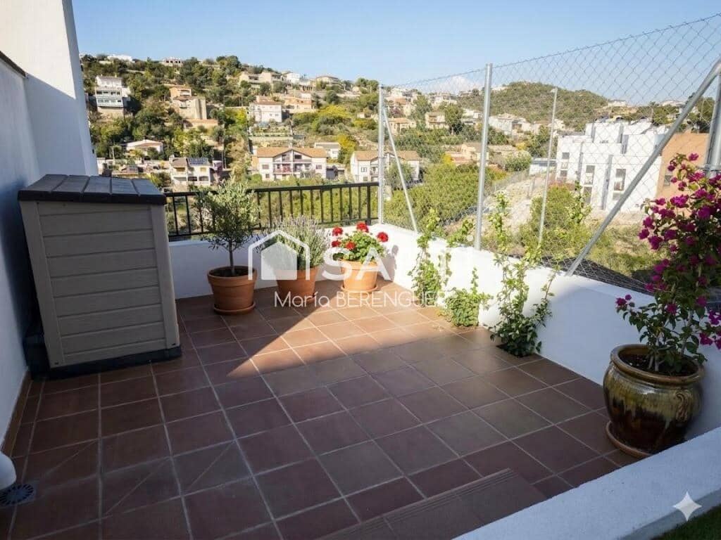 4 bedroom Villa for sale in Calafell with pool garage - € 540,000 (Ref: 9595987)