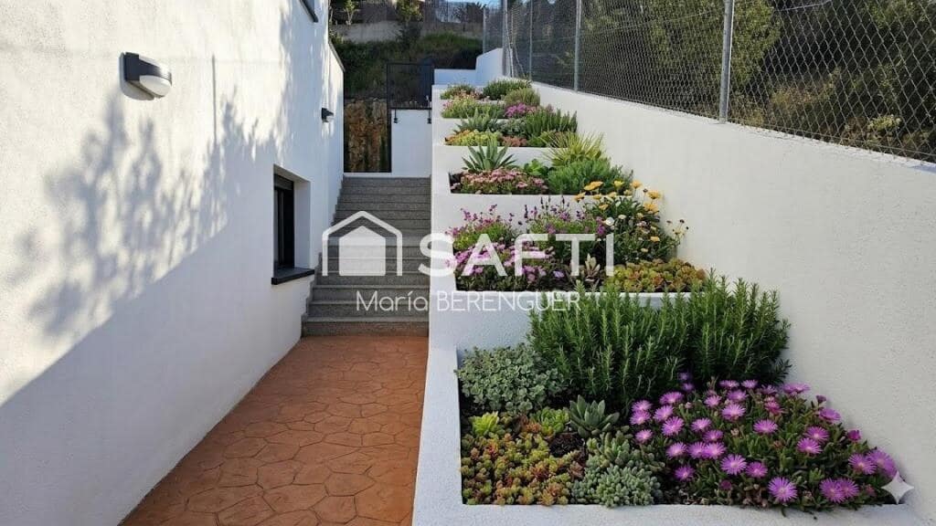 4 bedroom Villa for sale in Calafell with pool garage - € 540,000 (Ref: 9595987)