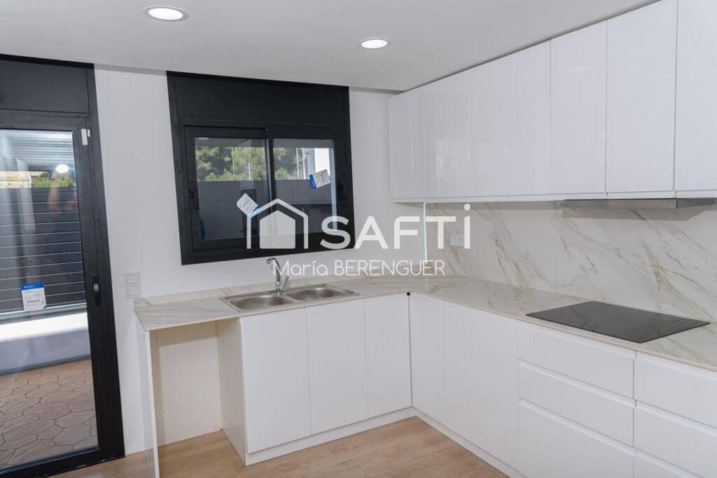 4 soveværelse Villa til salg i Calafell med swimmingpool garage - € 540.000 (Ref: 9595987)