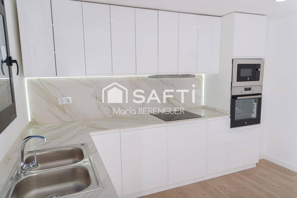 4 soveværelse Villa til salg i Calafell med swimmingpool garage - € 540.000 (Ref: 9595987)