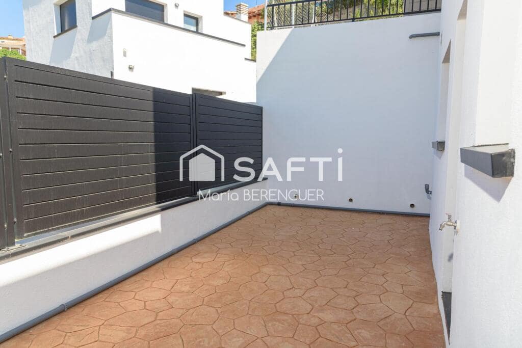 4 soveværelse Villa til salg i Calafell med swimmingpool garage - € 540.000 (Ref: 9595987)