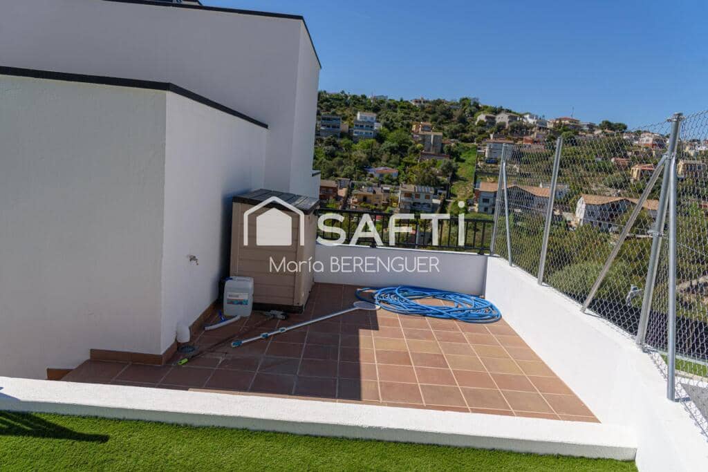 4 soveværelse Villa til salg i Calafell med swimmingpool garage - € 540.000 (Ref: 9595987)