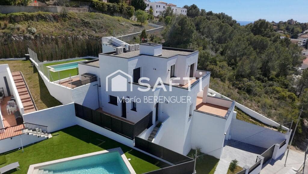 4 soveværelse Villa til salg i Calafell med swimmingpool garage - € 540.000 (Ref: 9595987)