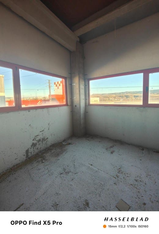 Commercial for sale in Cabanillas del Campo - € 180,000 (Ref: 9595990)