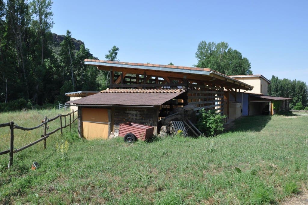 4 bedroom Finca/Country House for sale in Siguenza - € 795,000 (Ref: 9595991)