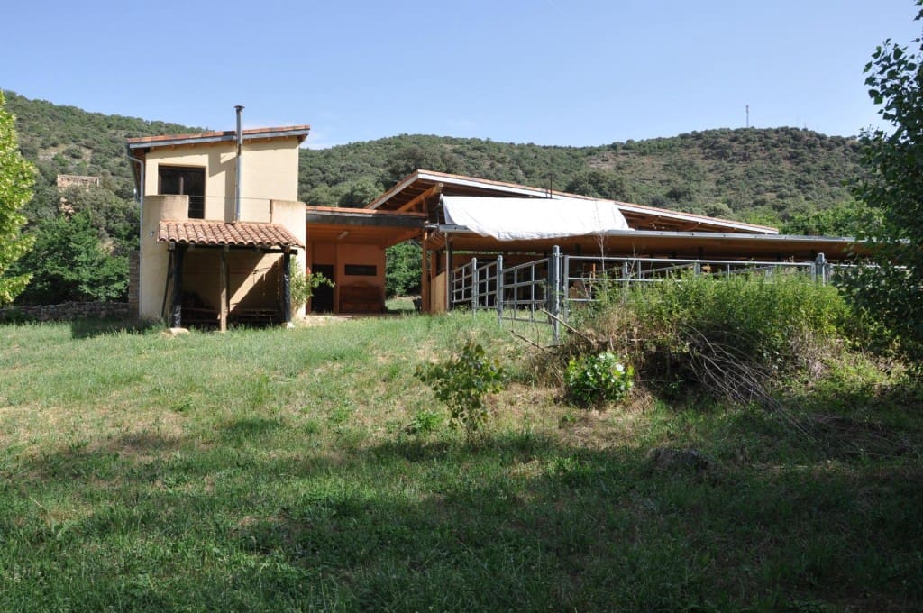 4 bedroom Finca/Country House for sale in Siguenza - € 795,000 (Ref: 9595991)