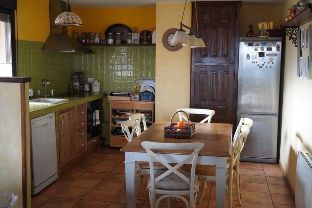 2 bedroom Finca/Country House for sale in Condemios de Arriba - € 125,000 (Ref: 9595992)