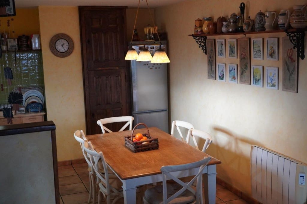 2 bedroom Finca/Country House for sale in Condemios de Arriba - € 125,000 (Ref: 9595992)