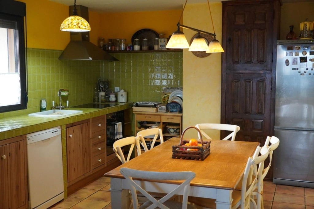 2 bedroom Finca/Country House for sale in Condemios de Arriba - € 125,000 (Ref: 9595992)