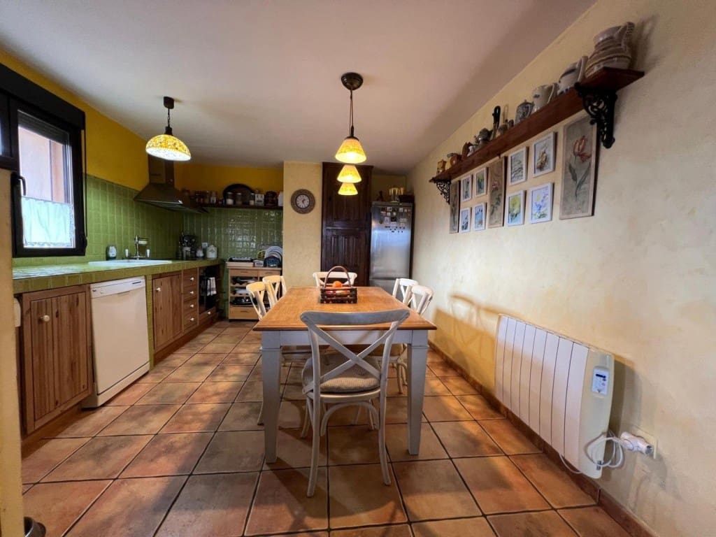 2 bedroom Finca/Country House for sale in Condemios de Arriba - € 125,000 (Ref: 9595992)