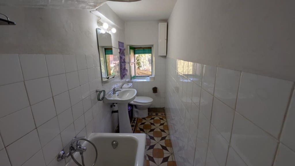 4 bedroom Villa for sale in Condemios de Arriba - € 60,000 (Ref: 9595993)