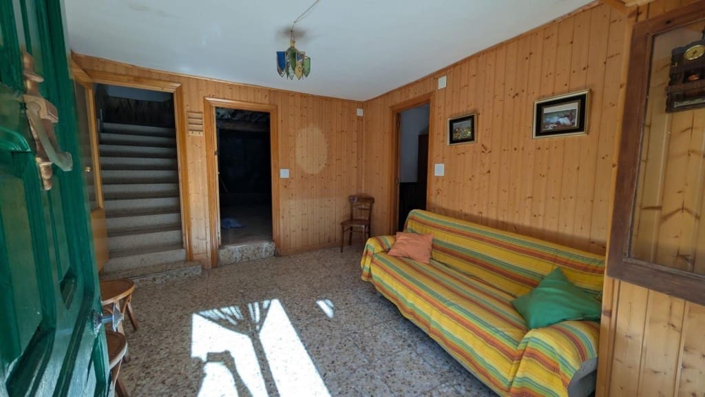 4 bedroom Villa for sale in Condemios de Arriba - € 60,000 (Ref: 9595993)