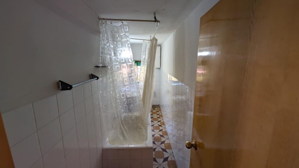 4 bedroom Villa for sale in Condemios de Arriba - € 60,000 (Ref: 9595993)